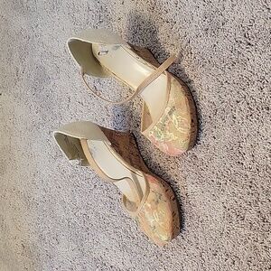 Women's Beige Floral Shoes
